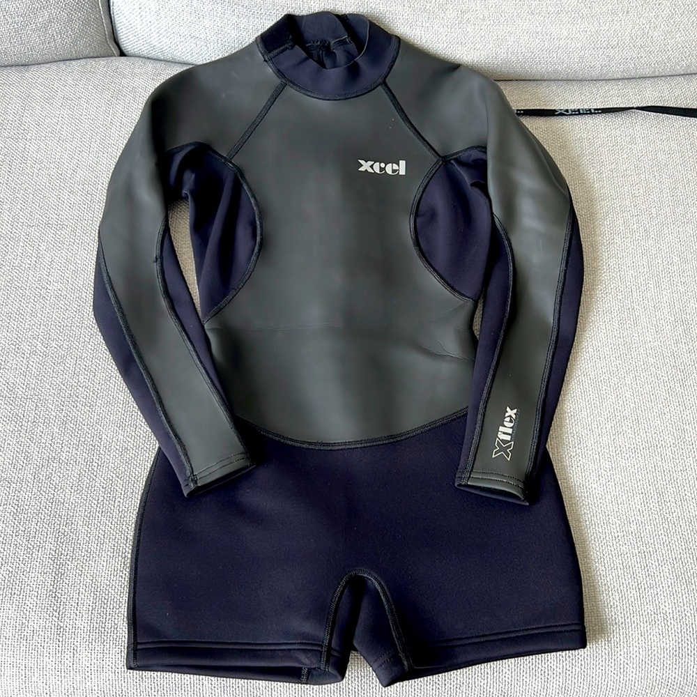 Black 2mm Spring Suit.